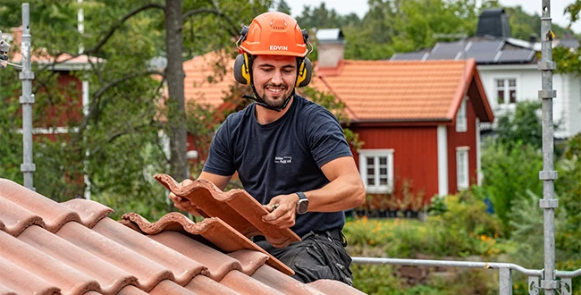 Läggning av takplattor